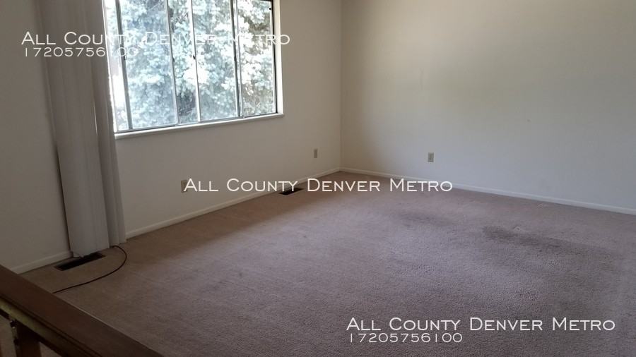 935 Zinnia St - Photo 3 of 24