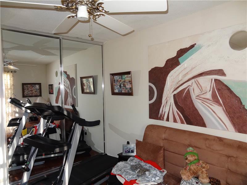 6 Kathy Pl #1B - Photo 3 of 18