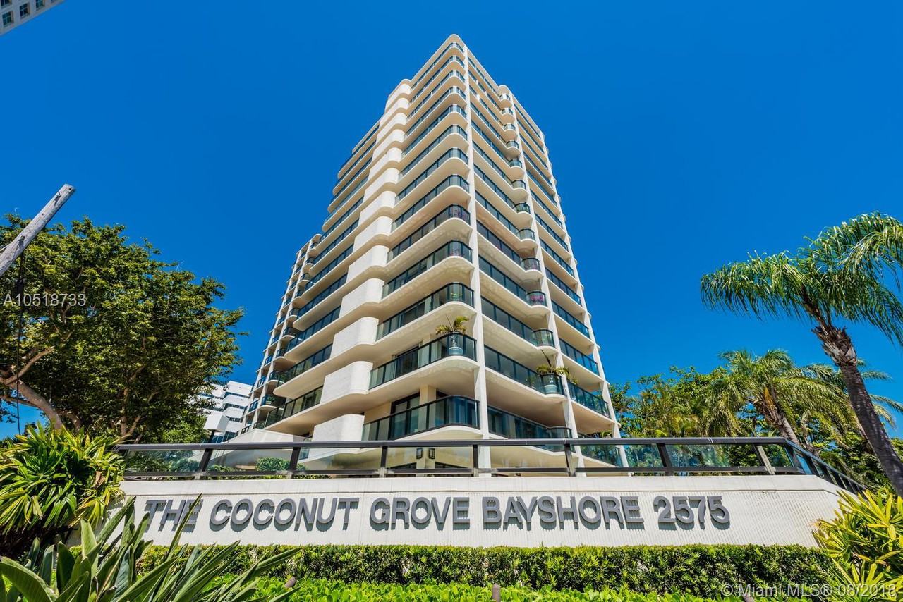 2575 S Bayshore Dr - Photo 2 of 8