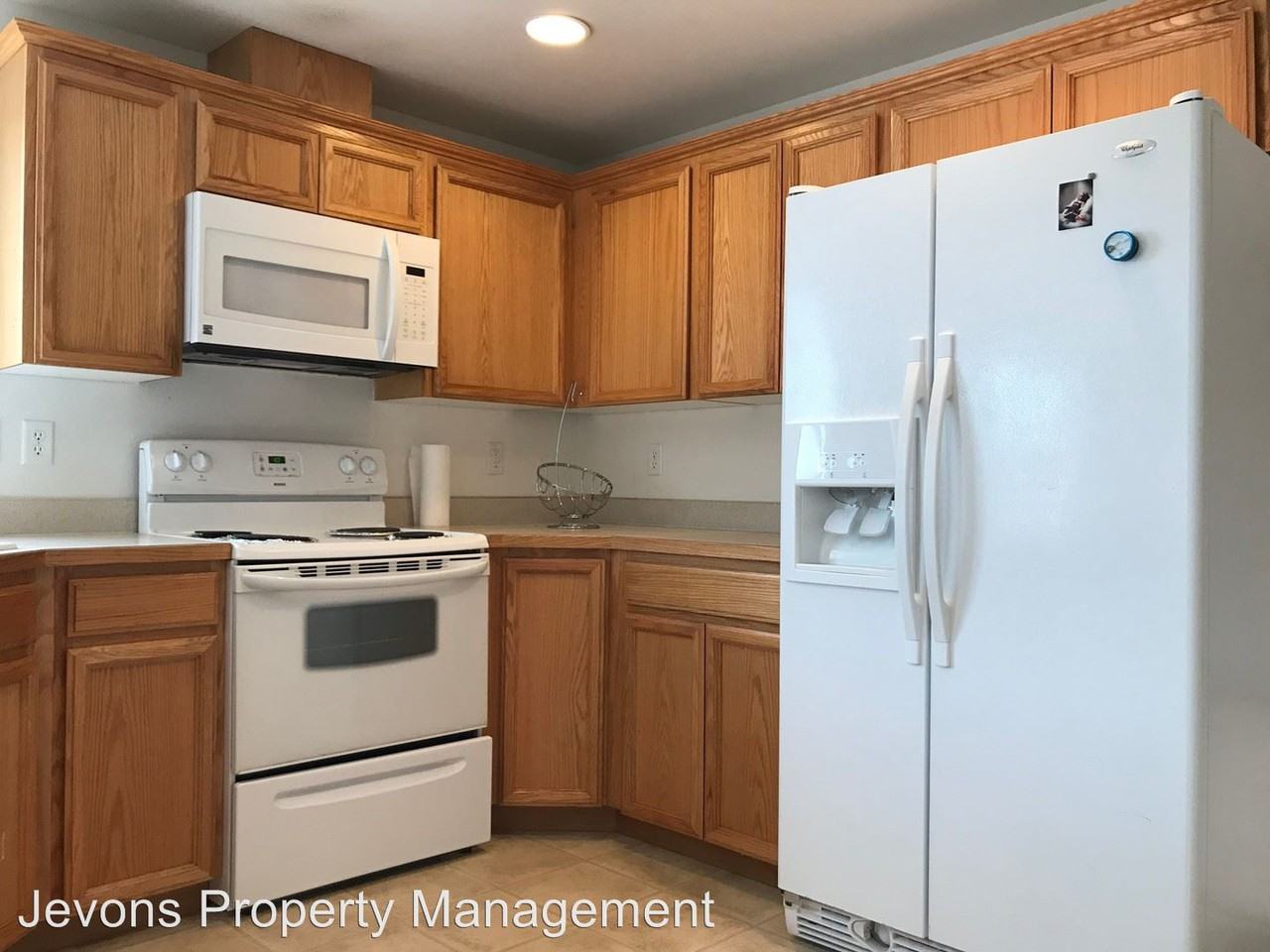 310 Madison Ct - Photo 2 of 29