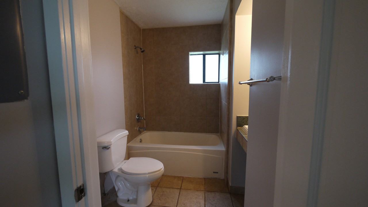 21807 Pompano Ave - Photo 3 of 8