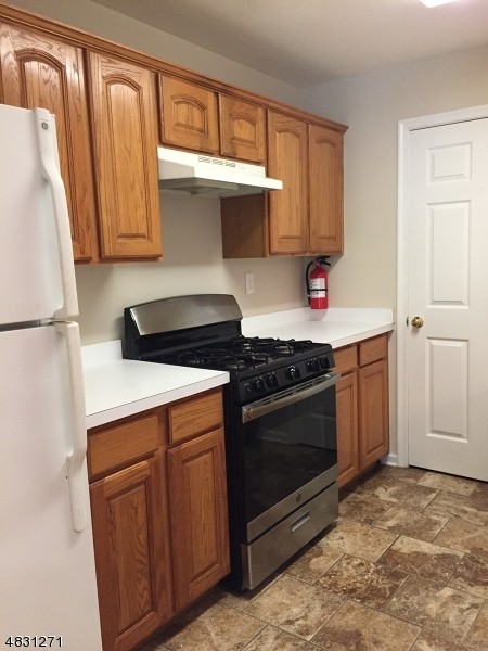 1013 Cumberland Ct - Photo 2 of 14