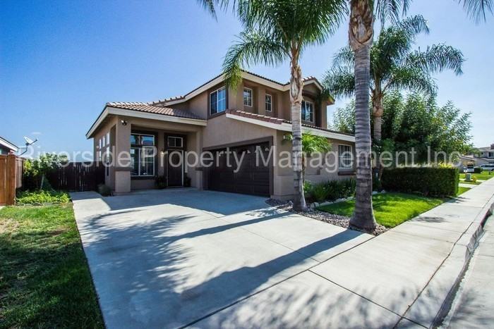 929 Ferndale Dr - Photo 3 of 17