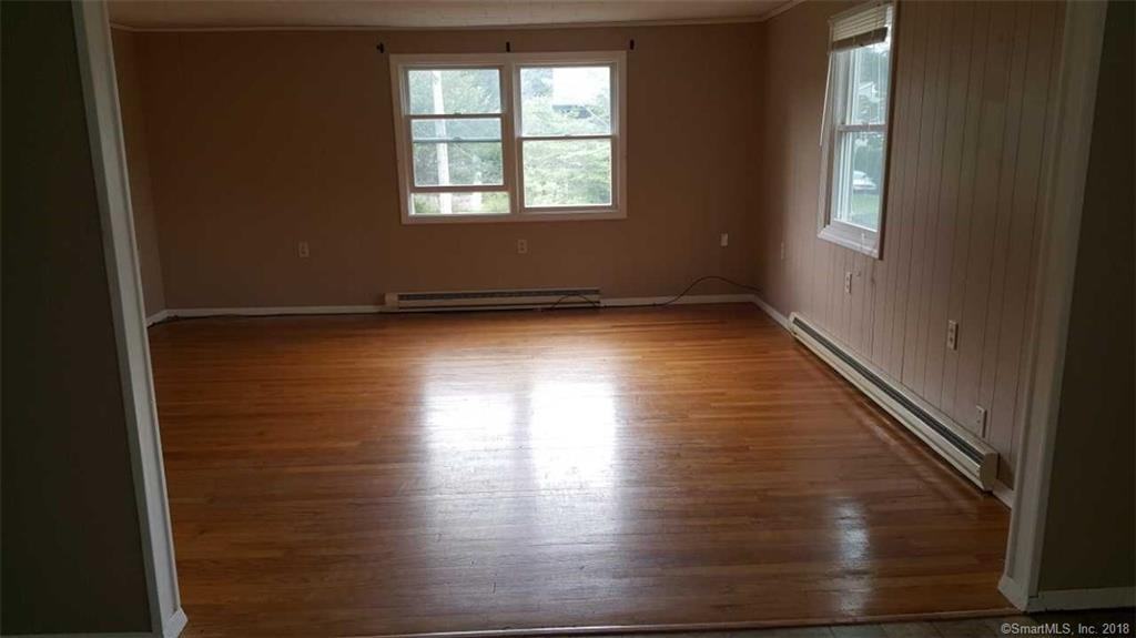 39 Russell St - Photo 2 of 7