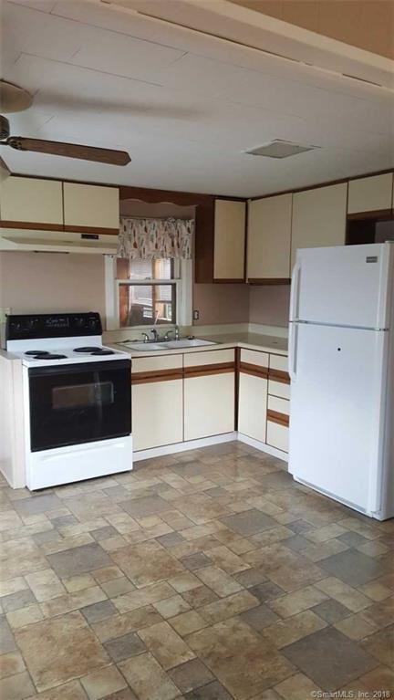 39 Russell St - Photo 3 of 7