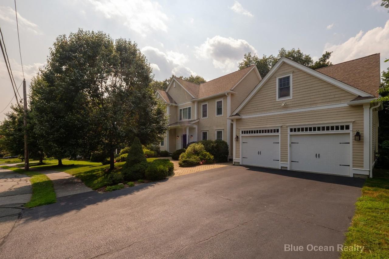 11 Bobolink Rd - Photo 2 of 36