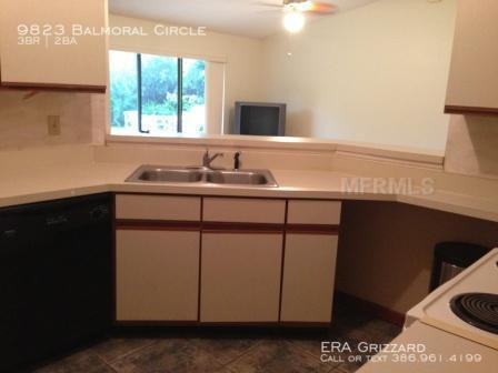 9823 Balmoral Circle - Photo 3 of 13