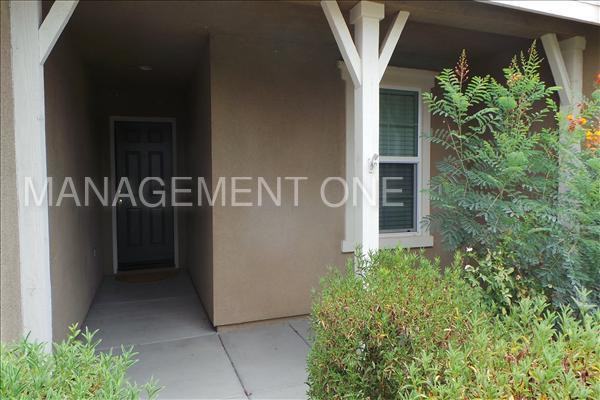 3419 Bryce Canyon Way - Photo 3 of 24