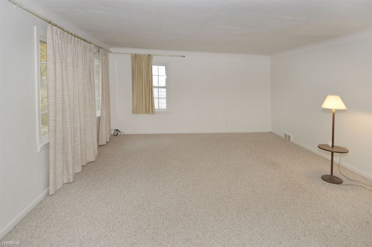 725 Fairbanks Ave - Photo 2 of 5