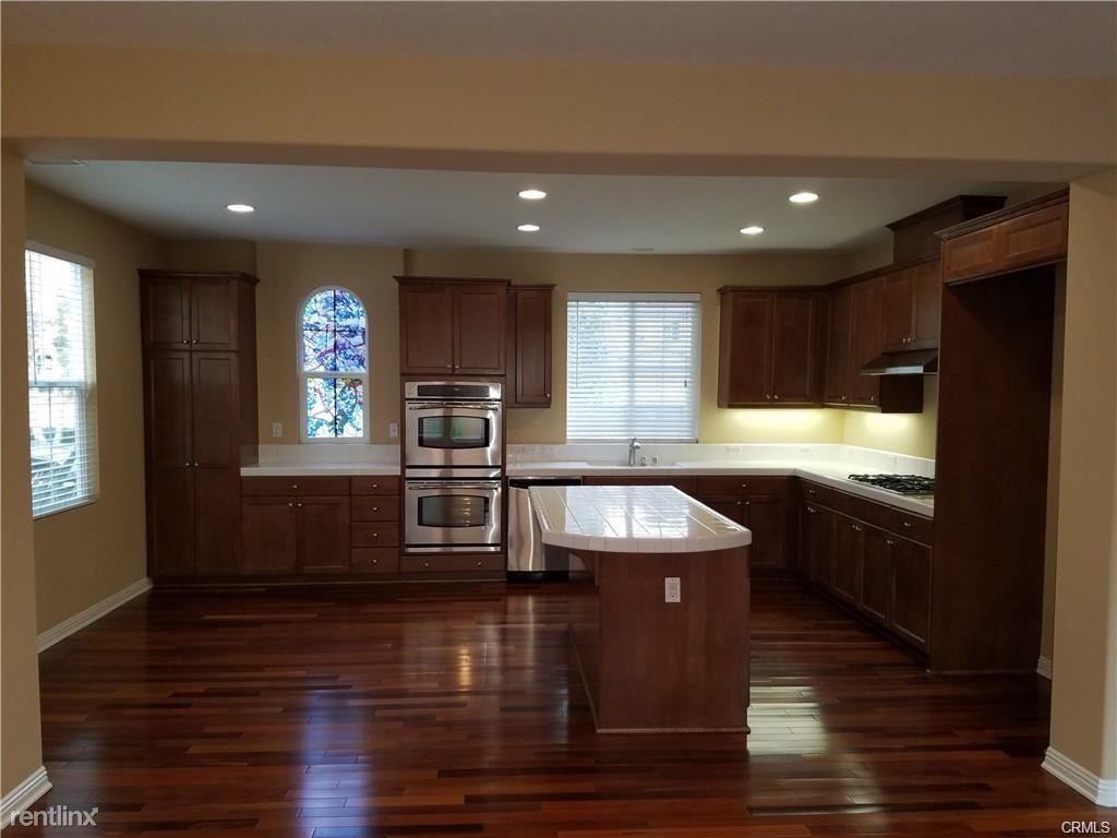 12 Somerset Ct - Photo 2 of 20