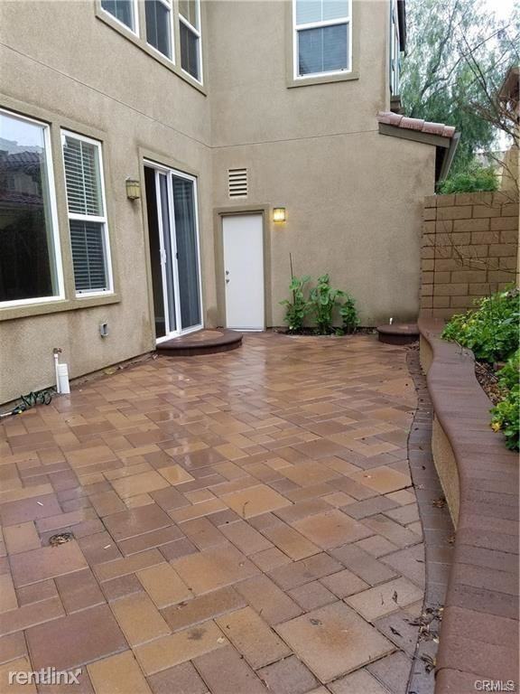 12 Somerset Ct - Photo 3 of 20