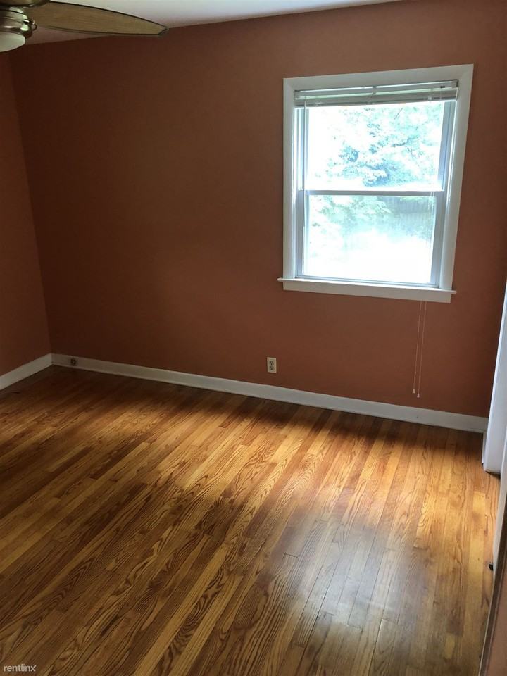 2624 Bedford Ave - Photo 2 of 6