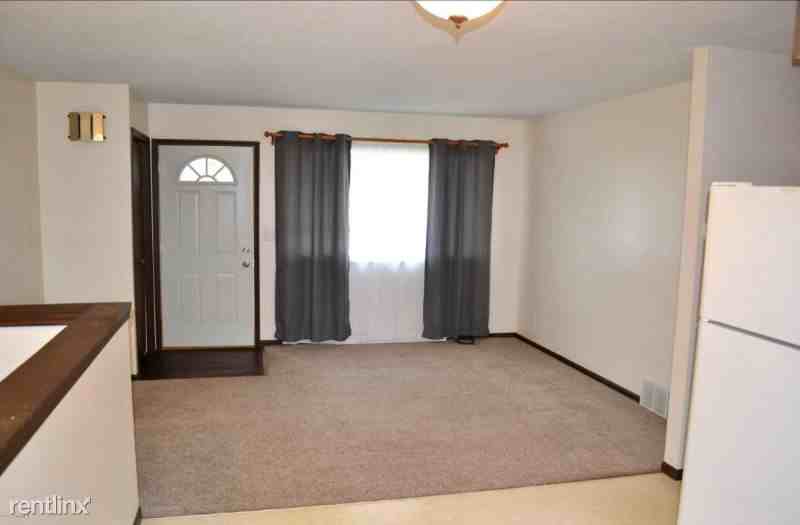 2168 Plainfield Ave - Photo 3 of 10