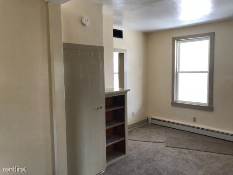 126 N Main St - Photo 2 of 8