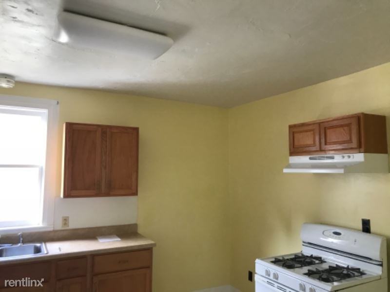 126 N Main St - Photo 3 of 8