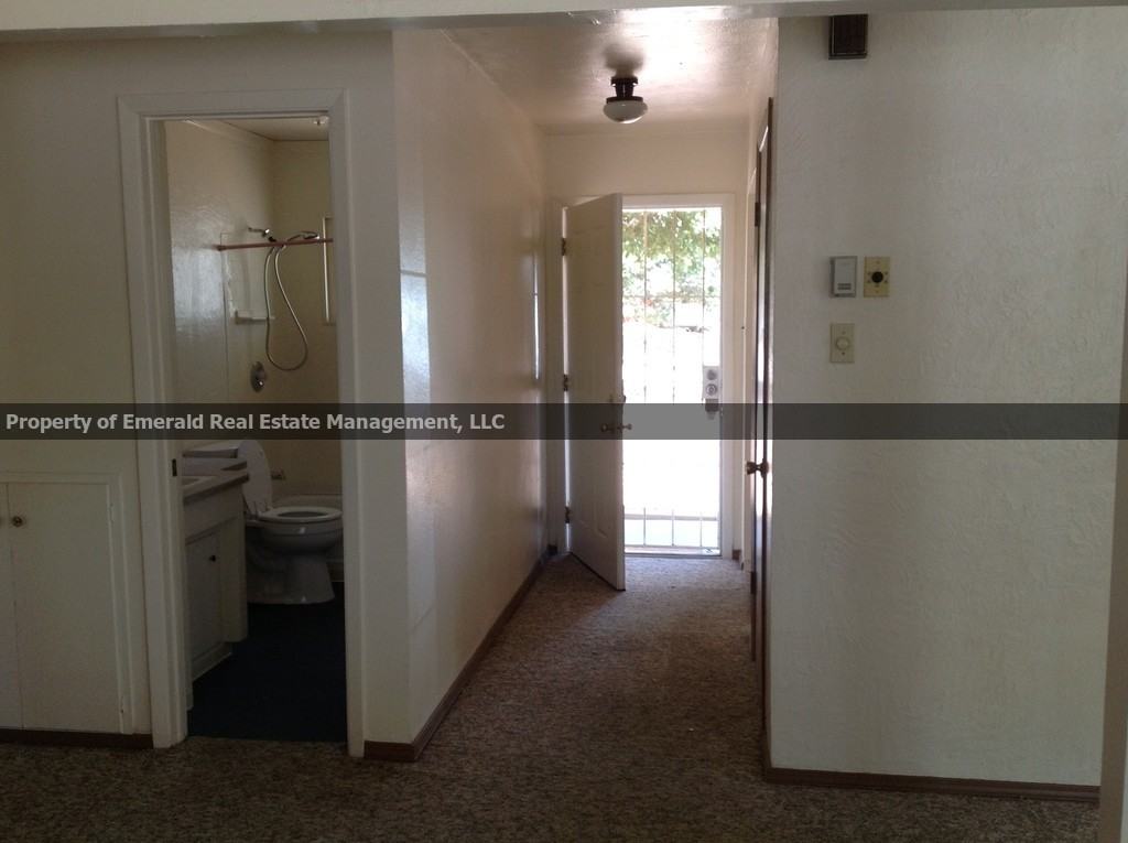9809 Parsifal Ct NE - Photo 3 of 10