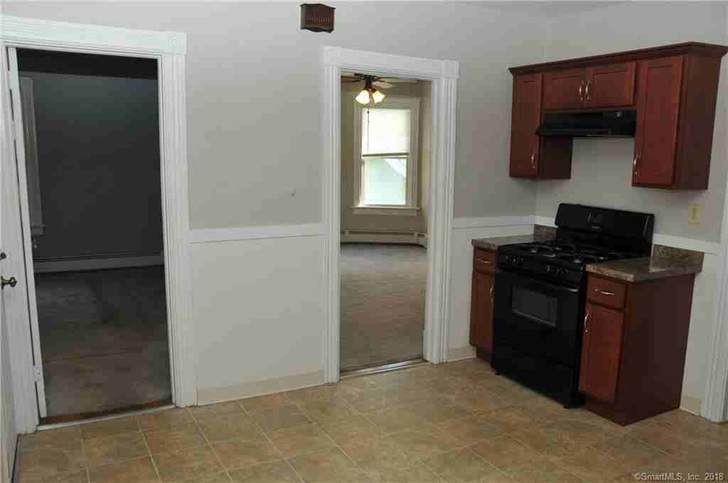 38 Lyons St - Photo 3 of 22