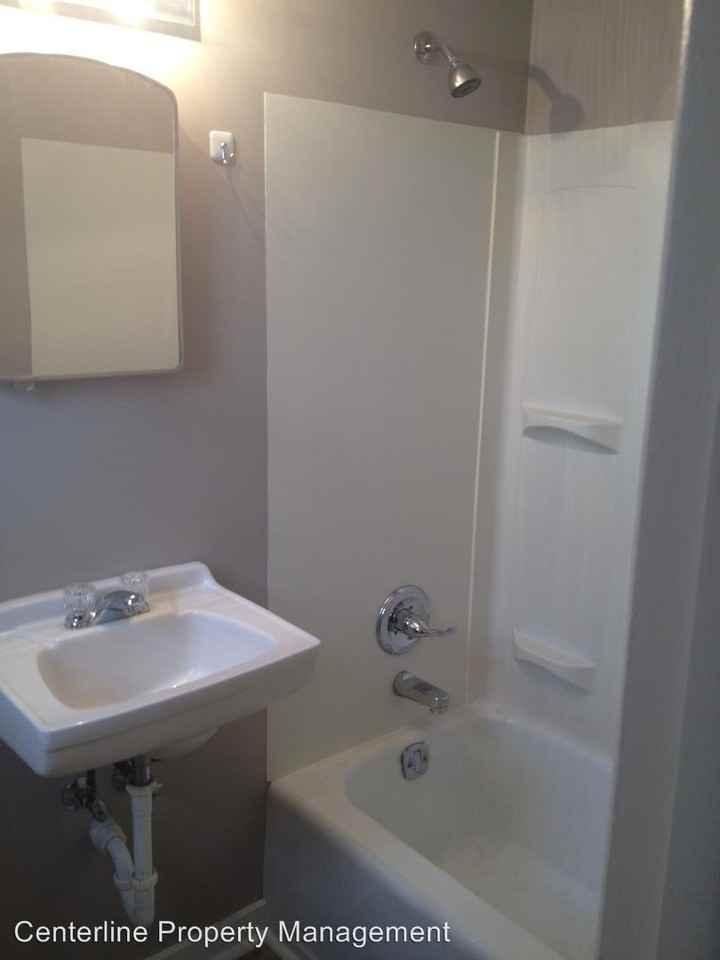 2102 Sloan - Photo 2 of 5