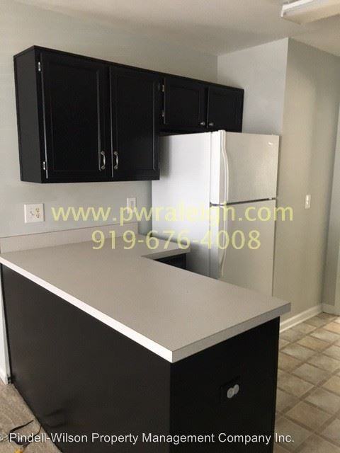 207 Highgate Cir - Photo 3 of 12