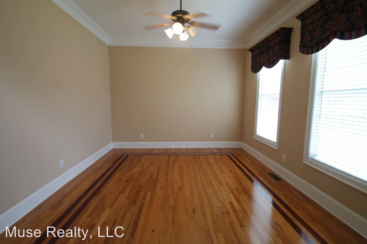 1015 Oakenshaw St - Photo 3 of 43