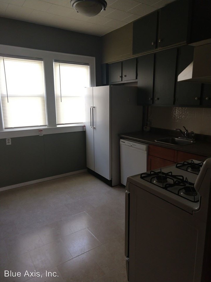 137 McKinley St - Photo 2 of 13