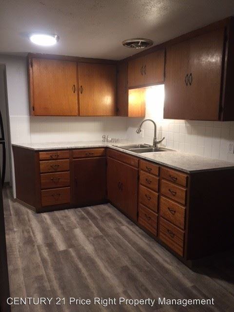 157 W. Walnut - Photo 2 of 9