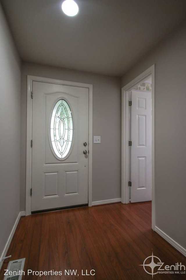 18900 SE 13th St - Photo 2 of 16