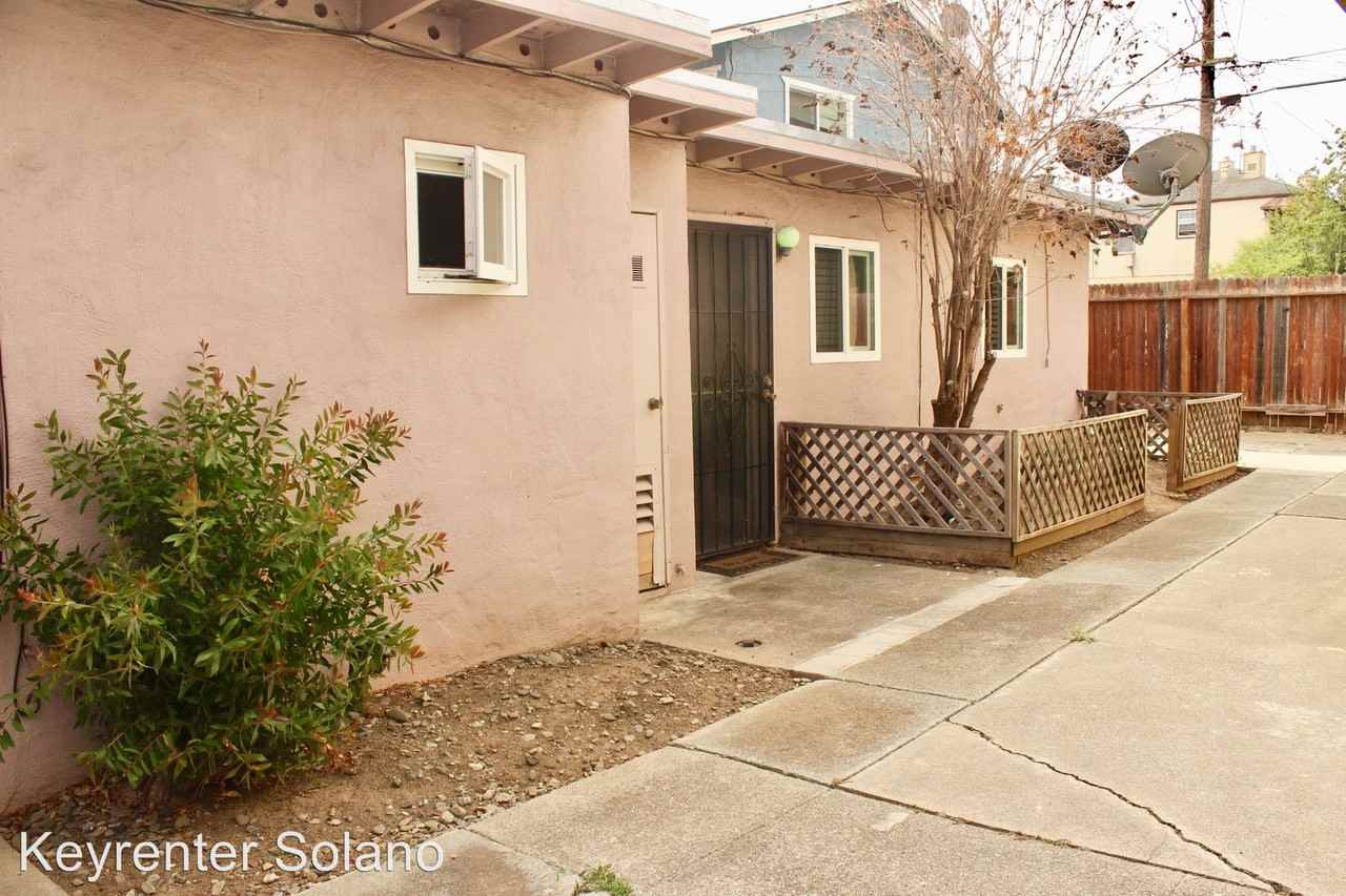 1119 Kentucky Street - Photo 3 of 21