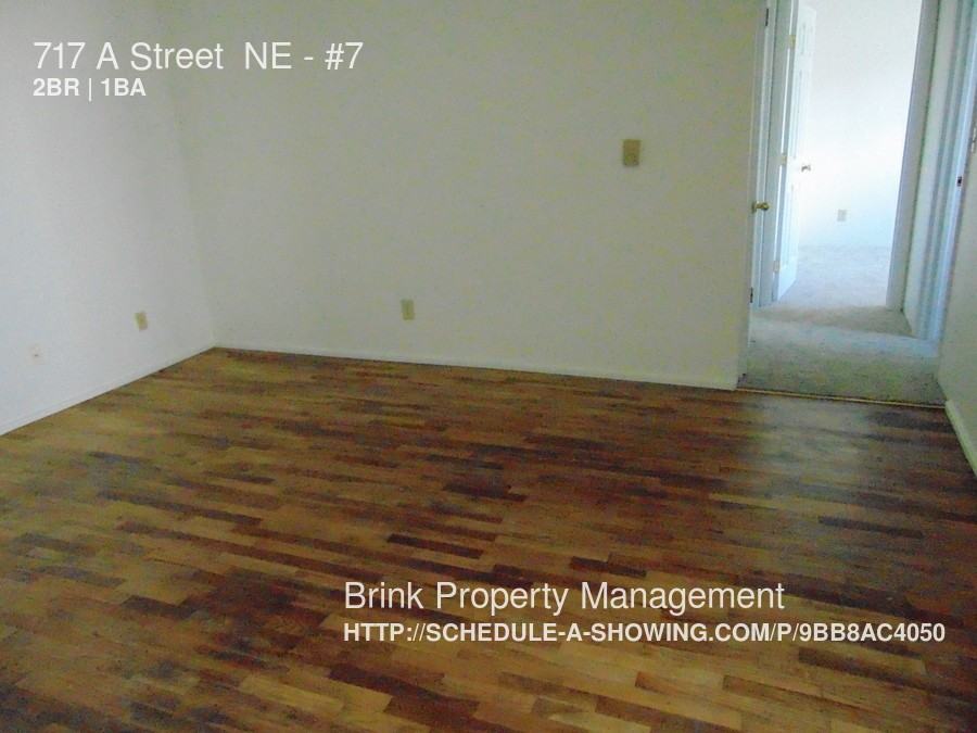 717 A St NE #7 - Photo 2 of 8