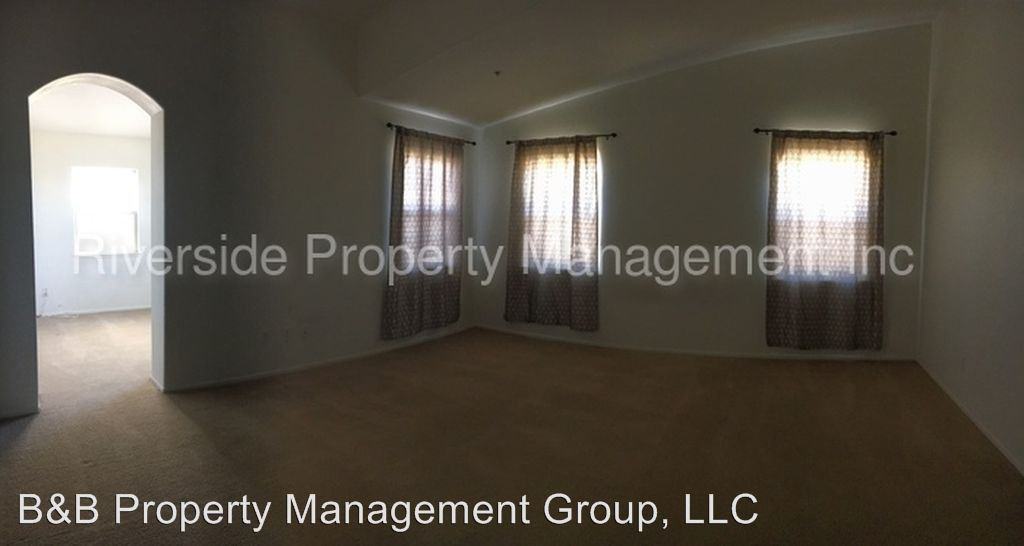 1375 Rimrock Dr - Photo 3 of 8