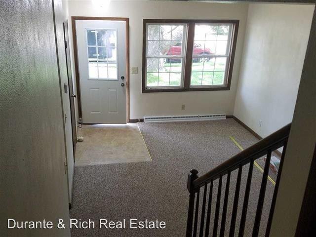 1321 Buena Vista Dr - Photo 2 of 5