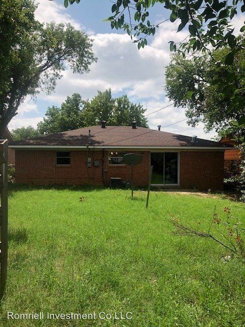 433 NW 84th St - Photo 2 of 12