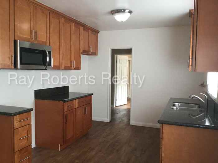 9019 1/2 Burma Rd - Photo 3 of 20