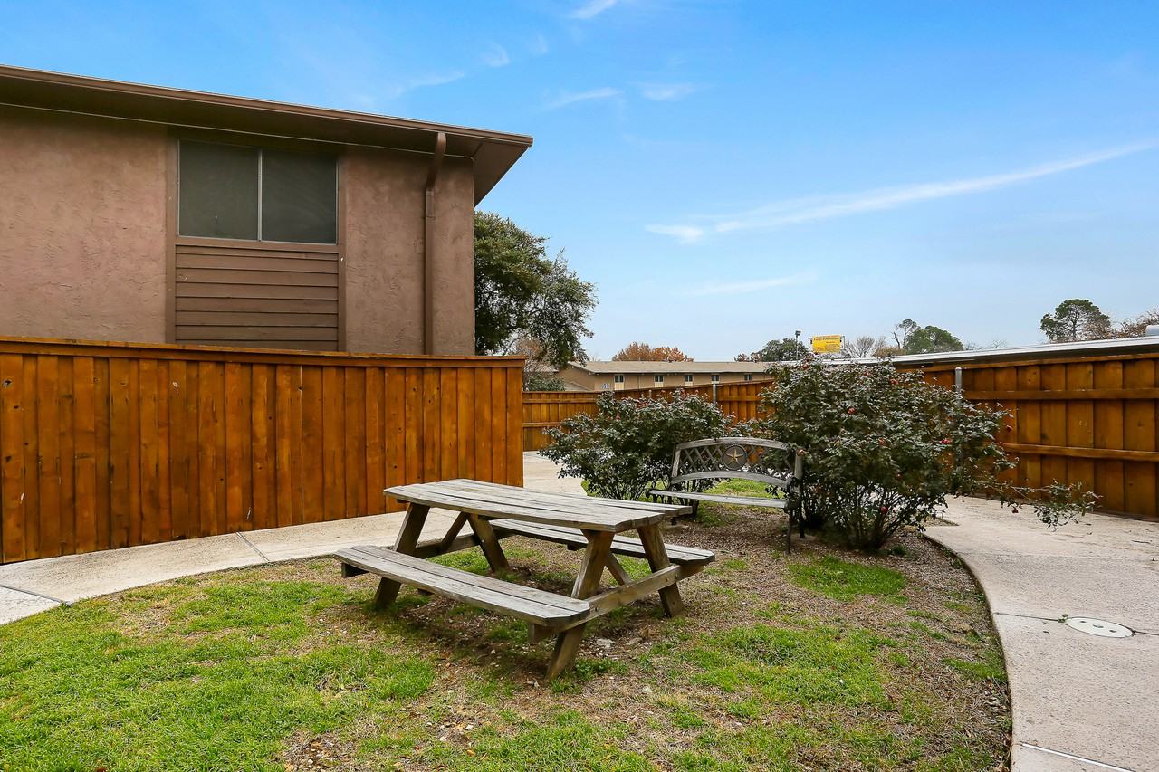 Atrium Gardens Apartments For Rent 1801 S Fielder Rd Arlington Tx 76013 With 4 Floorplans Zumper