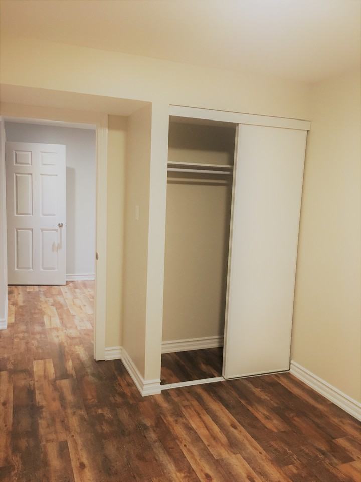 31 Forestbrook Crescent - Photo 3 of 6