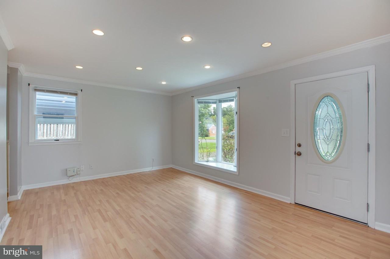 4912 Upland Dr - Photo 3 of 30