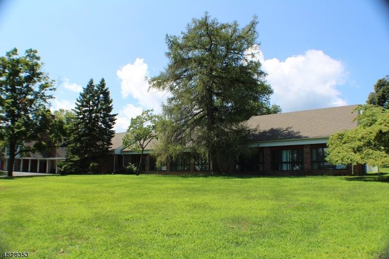 220 Vreeland Ave - Photo 2 of 25