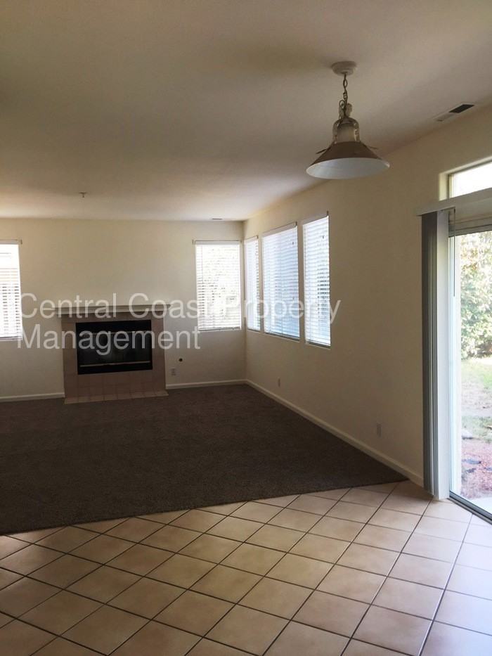 19227 Sunridge Pl - Photo 2 of 24