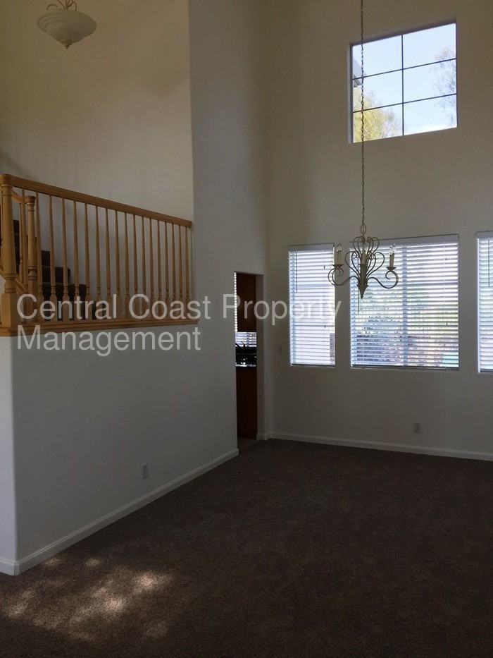 19227 Sunridge Pl - Photo 3 of 24
