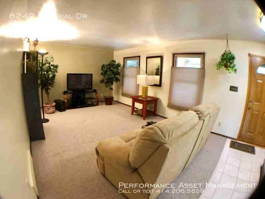 8249 Imperial Dr - Photo 2 of 22