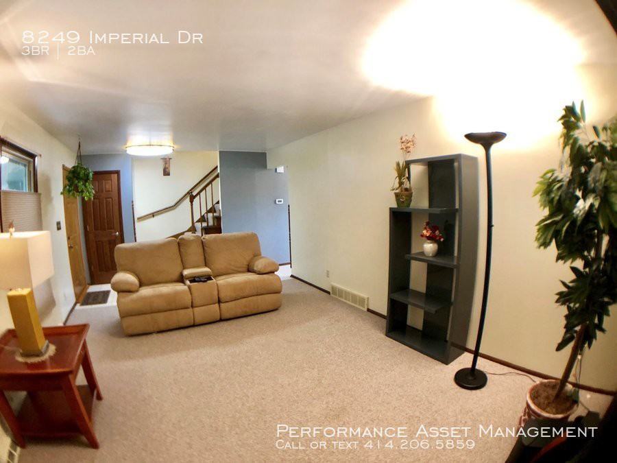 8249 Imperial Dr - Photo 3 of 22