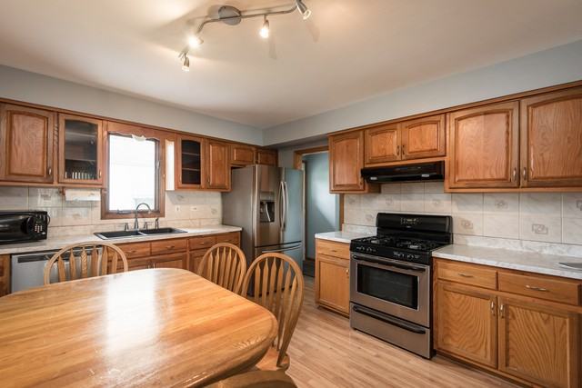 8532 S 79th Ave - Photo 3 of 23
