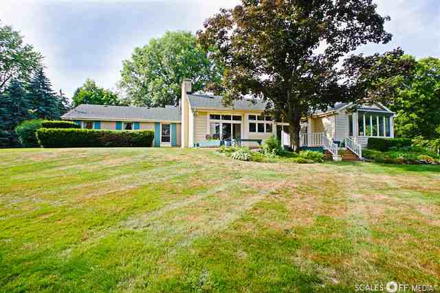 2211 Banbury Rd - Photo 2 of 48