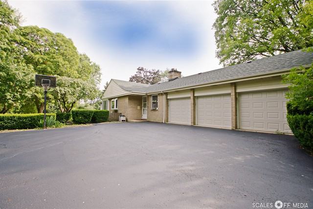 2211 Banbury Rd - Photo 3 of 48