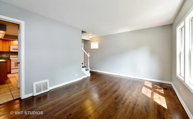 2962 Desplaines Ave - Photo 3 of 10