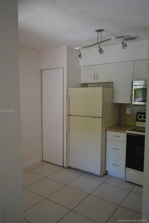 9203 SW 138th Pl #9203 - Photo 3 of 8
