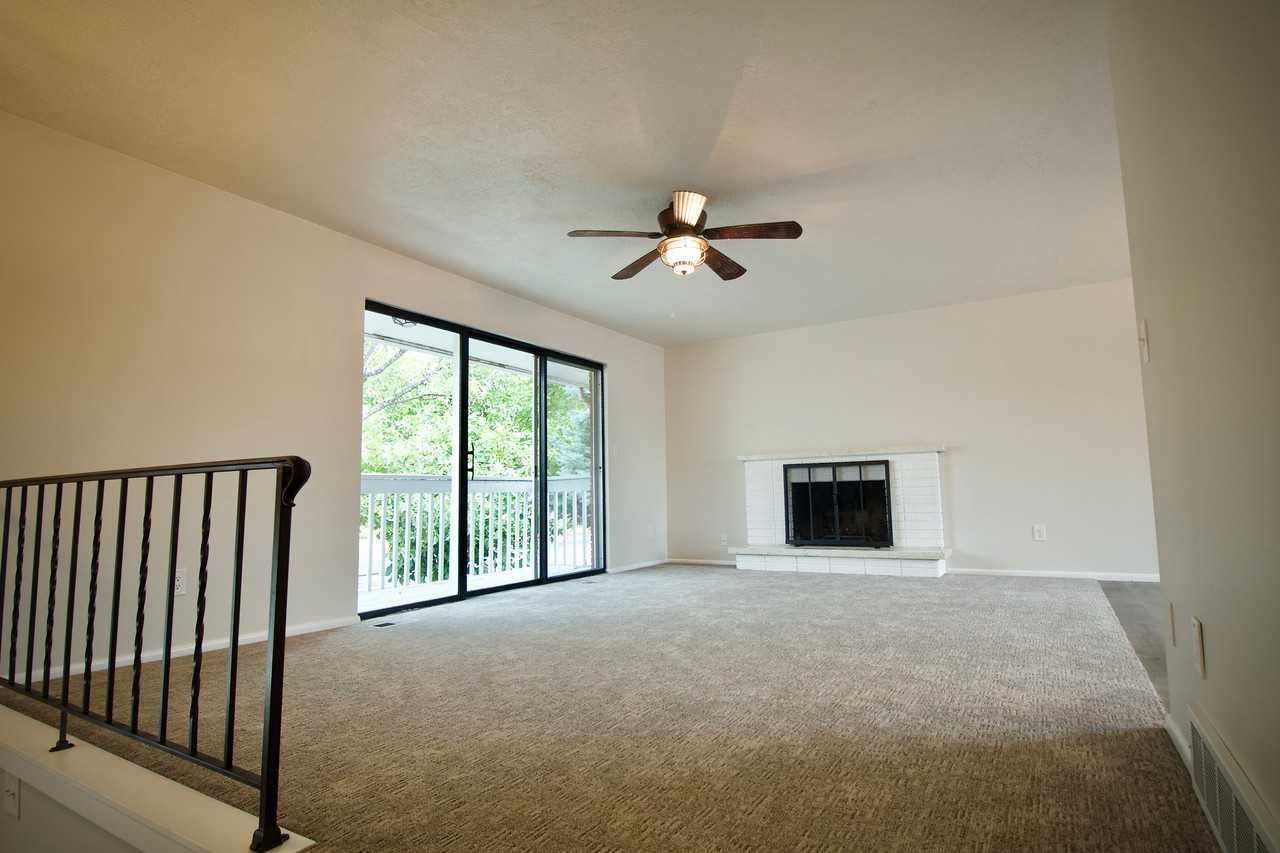 260 S 400 E - Photo 3 of 10