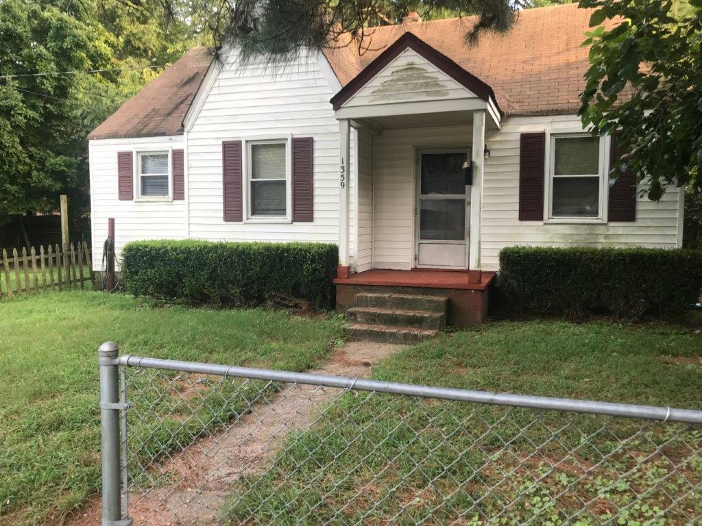 1359 Strand St - Photo 2 of 8