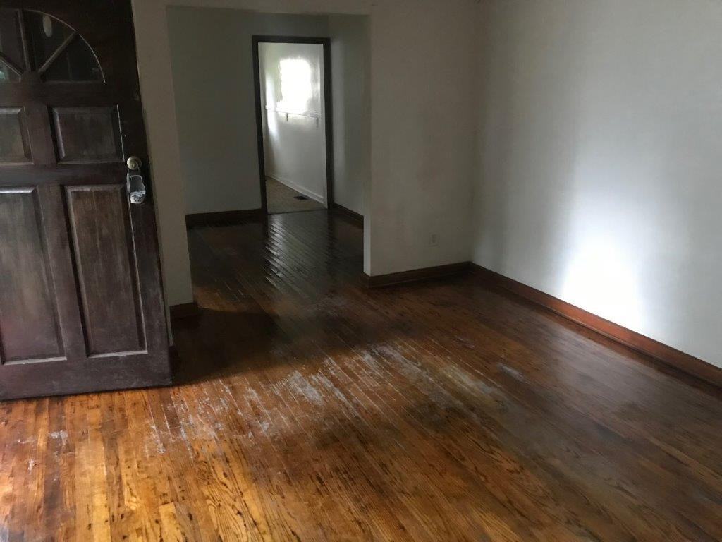 1359 Strand St - Photo 3 of 8