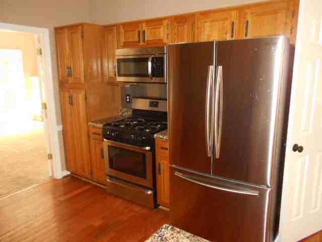 504 Bridle Path - Photo 3 of 25